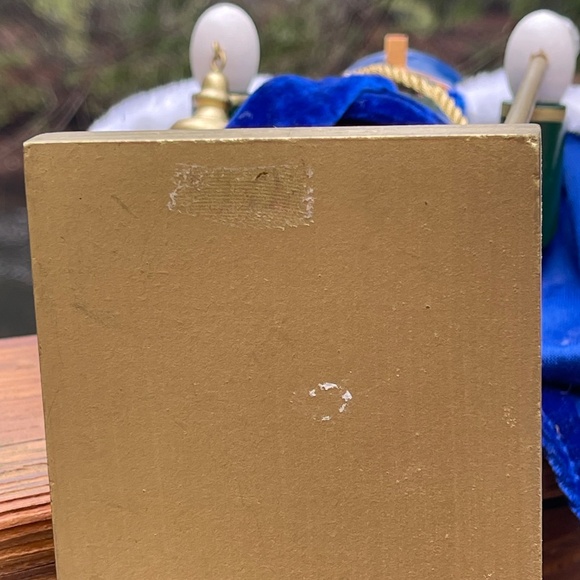 Wooden Nutcracker King 15" Blue Robe - Picture 4 of 13